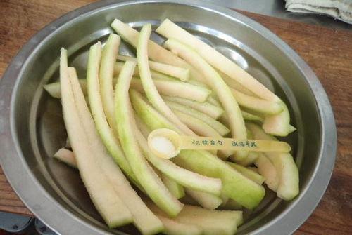 牛瓜条叫瓜条吗怎么吃,瓜条新吃法，美味与营养并存