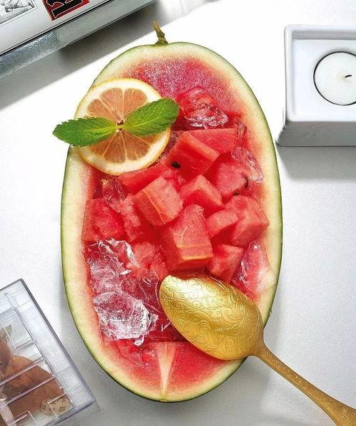 飞吻吐彩虹吃瓜,吃瓜群众乐翻天